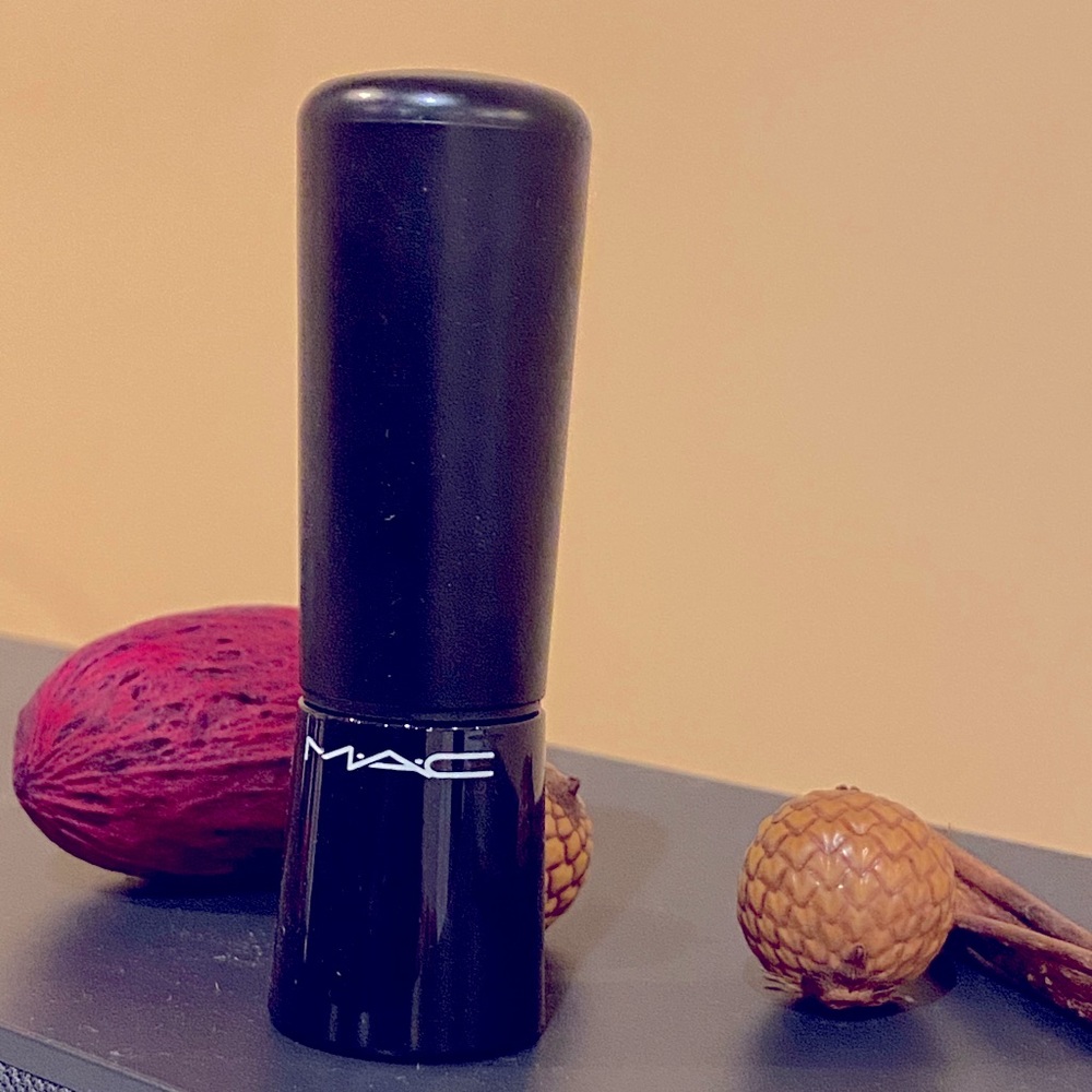 Mac Mineralize Rich lipstick - elegant accent